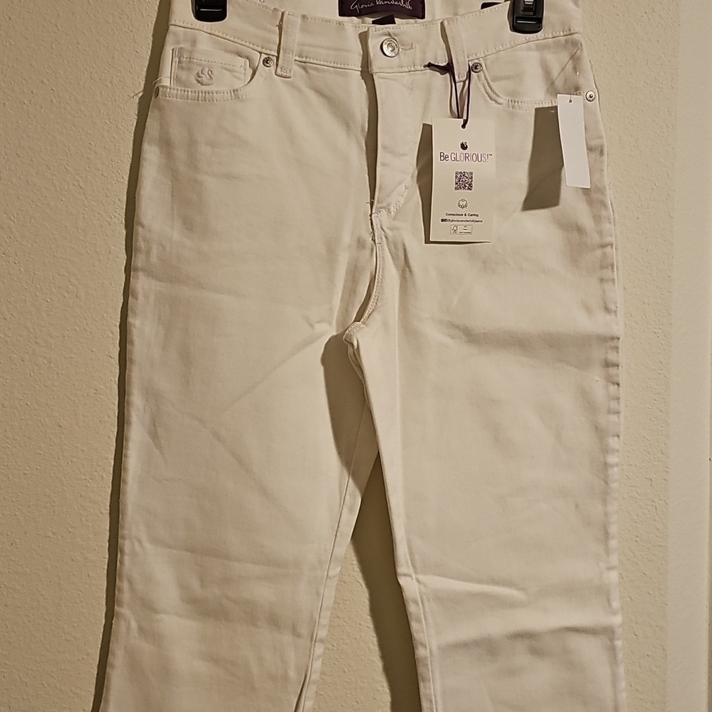 Women's White‎ Jeans